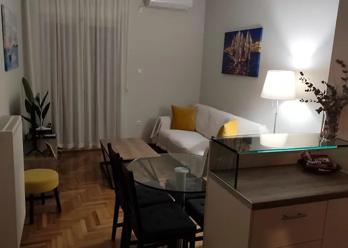 Μ&Κ - Your Home - Νewly Renovated 2bd In Family Neighborhood Close To City Center